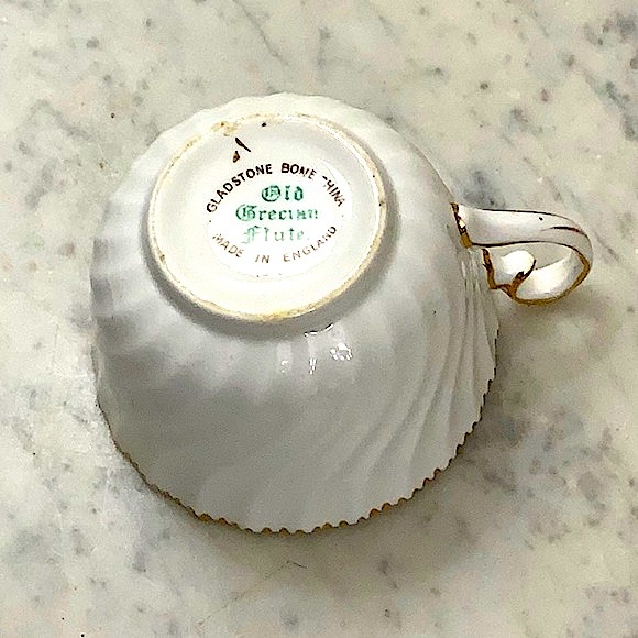 OLD GRECIAN FLUTE GOLD CUP & SAUCER SET VINTAGE GLADSTONE MADE IN ENGLAND BONE - Picture 9 of 16